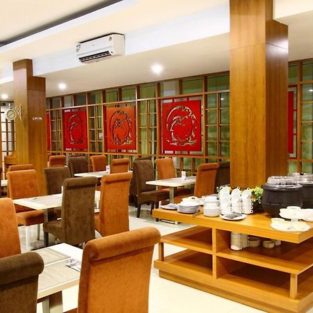 Dragon Inn Kendari Exterior foto