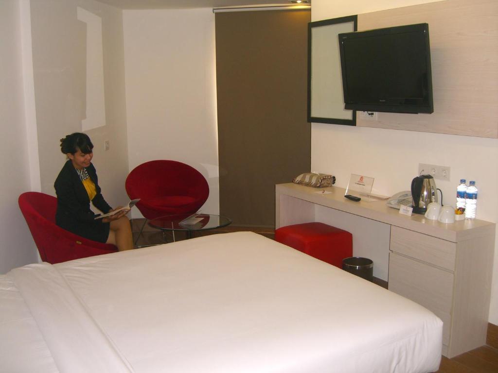 Dragon Inn Kendari Exterior foto